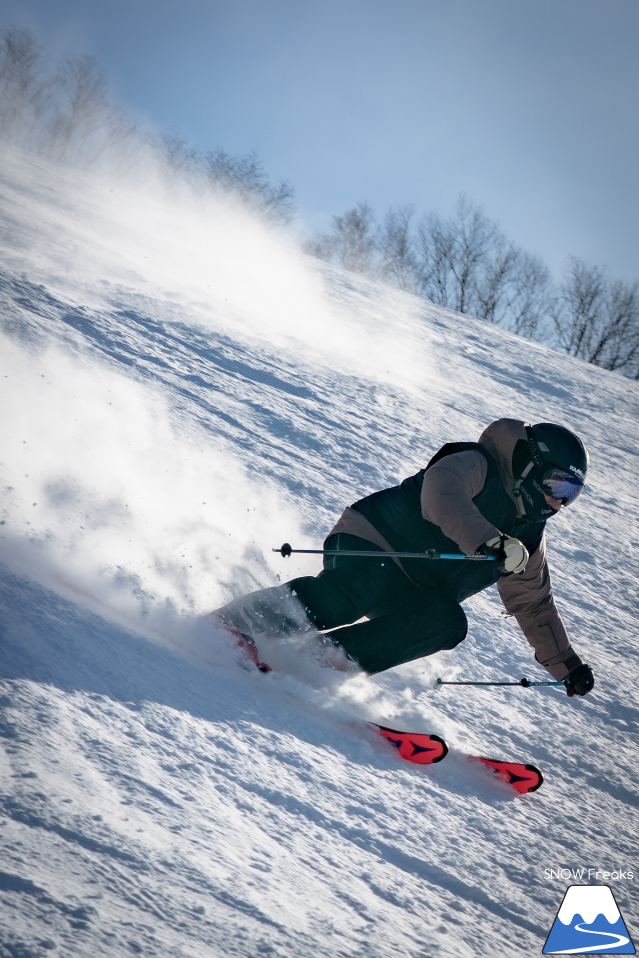 カムイスキーリンクス｜この上ないほど澄んだ青空と極上のパウダースノー。やっぱり『カムイ』は外れない！